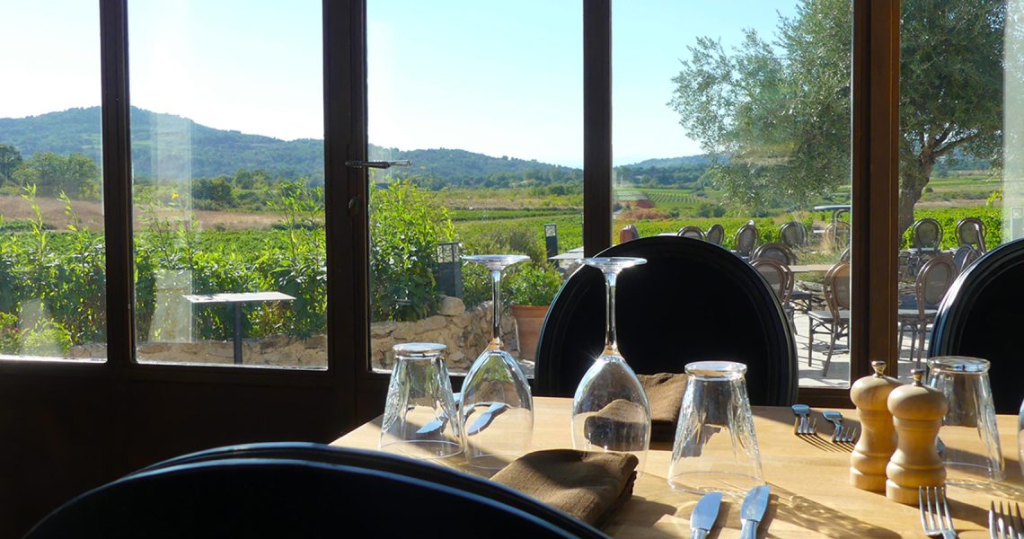 pezet_salle_restaurant2_vue_terrasseb